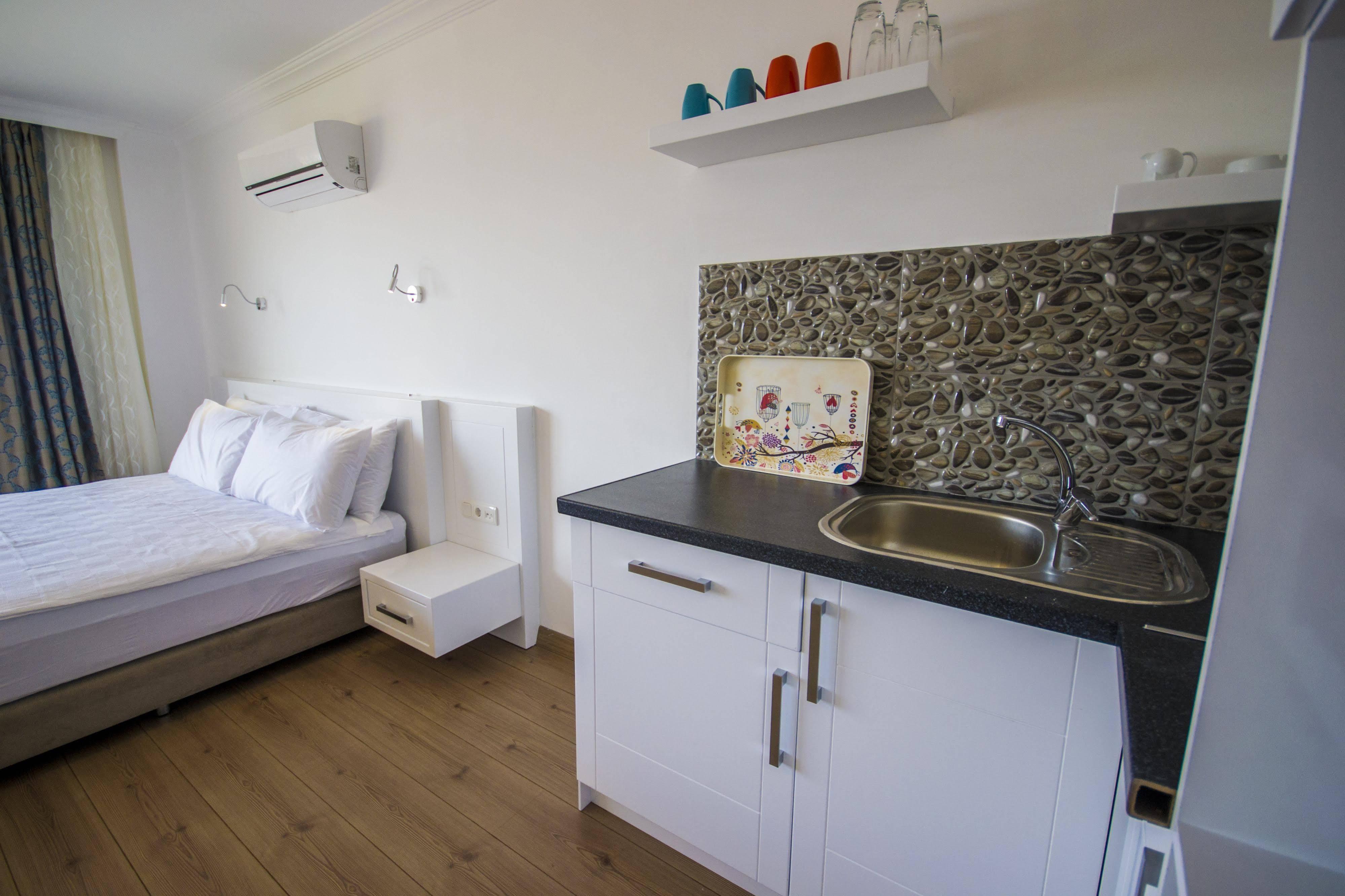 Kelebek Studio Apartments Kalkan Exterior photo